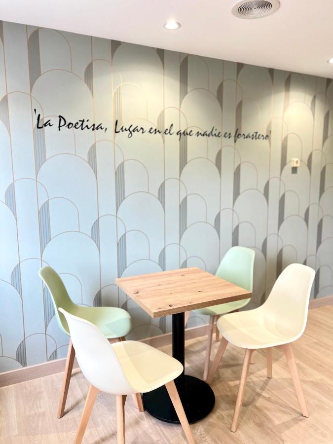 Hostal La Poetisa - Auto Check-In Culleredo Exterior photo